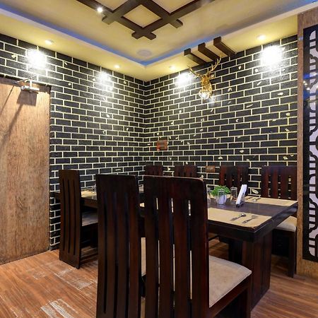 Hotel O Chilli Pepper Hotel And Restaurant โกลกาตา ภายนอก รูปภาพ
